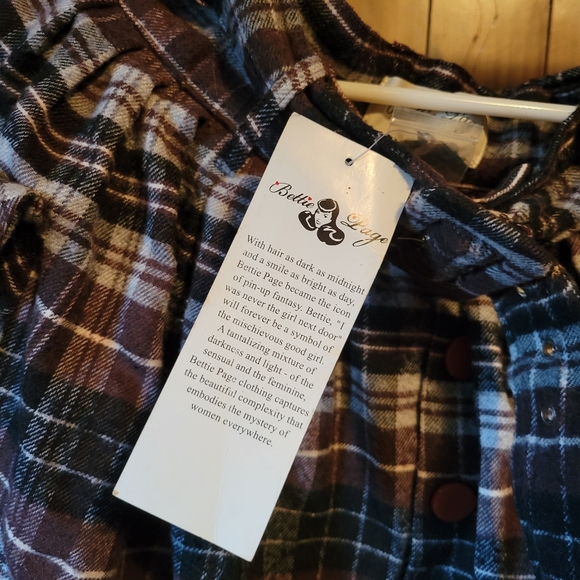 Betty Page Retro Style Skirt - Picture 3 of 4